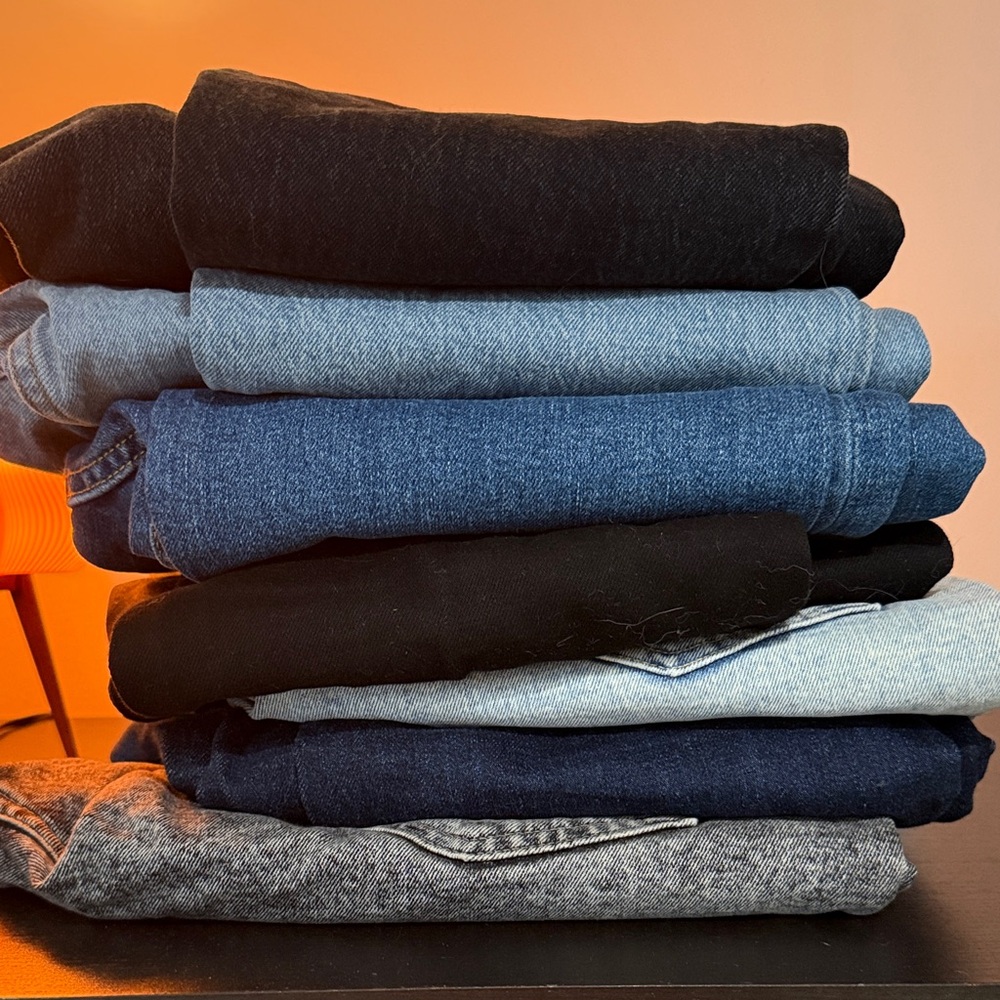 BUNDLE! 7 pairs Women’s Classic Denim Jeans - Black, Blue, and Gray